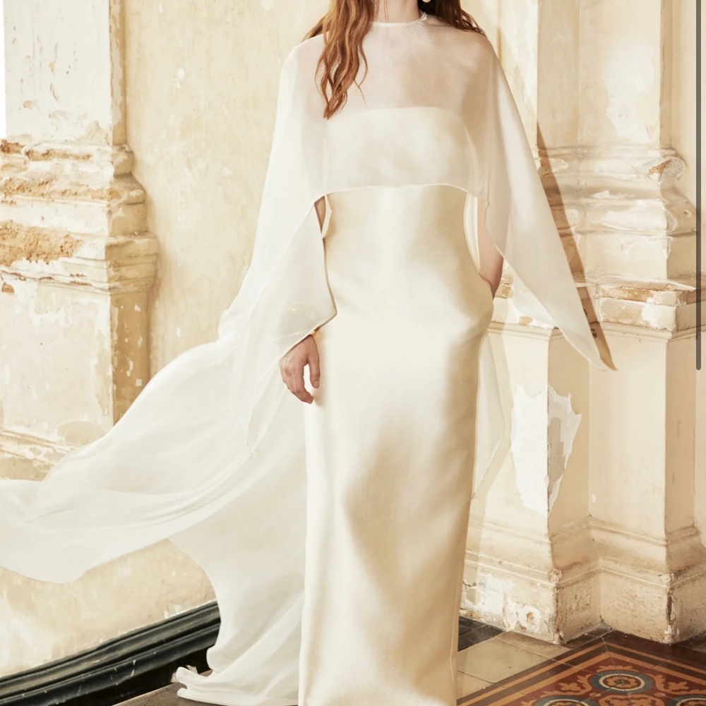 Chic Strapless Cream Dress